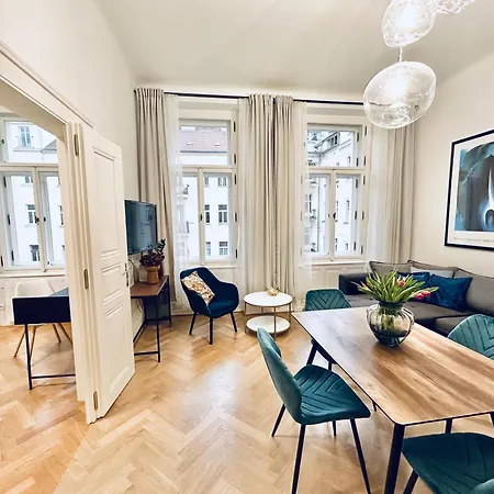 River Site Apartment Janackovo Nabrezi 27 Prague Exterior photo